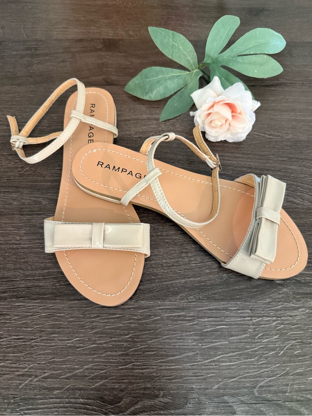 Rampage Cream Bow Toe Strap Sandals Size 9 Ankle Strap Dressy Casual
